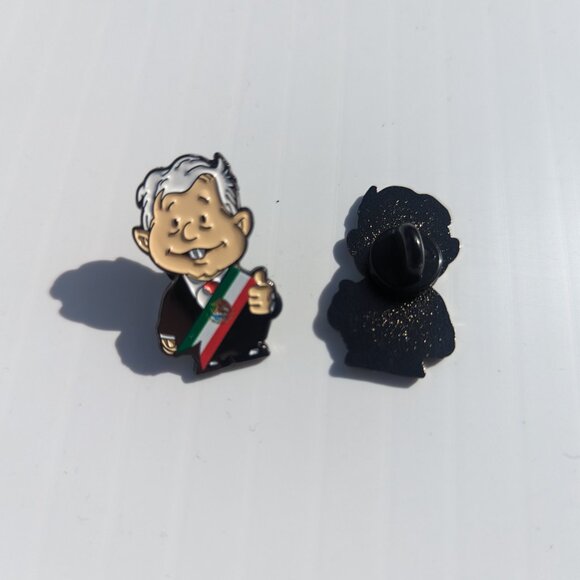 Pin AMLO Car Plate Pin For Caps And Clothing Enamel Badge Pin Presidente Andres - Picture 6 of 7